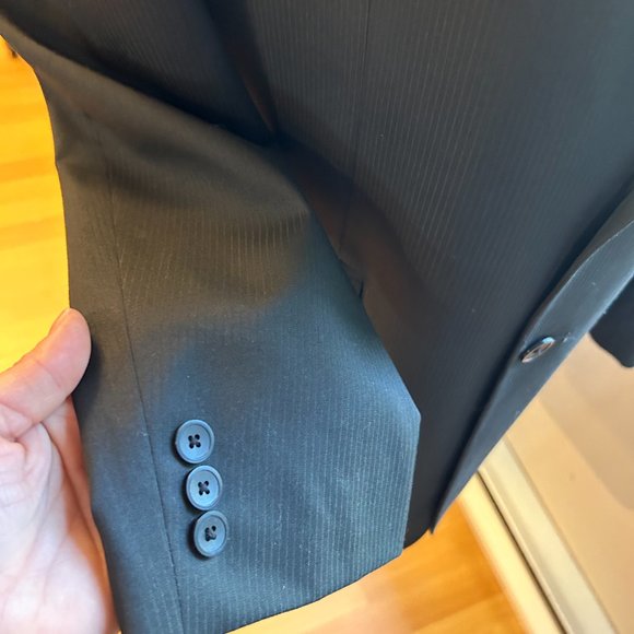 suit jacket - Picture 4 of 4